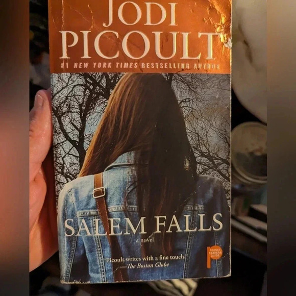Salem Falls by Jodi Picoult - Picture 1 of 2
